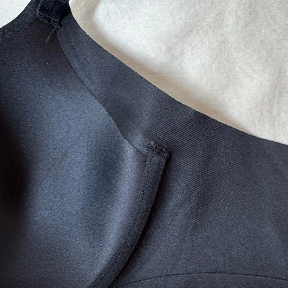 Warner's Elegant Black Bra 36B.
